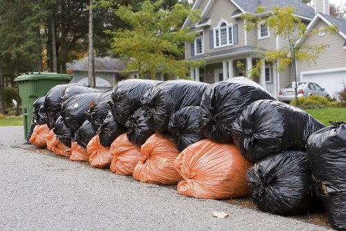 Scheduling and efficient pickup process of muck away services
